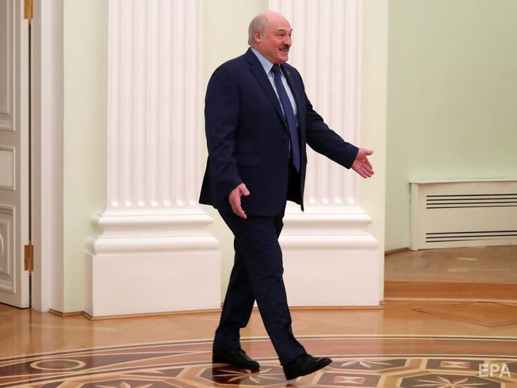 Лукашенко на Великдень закликав сусідів 