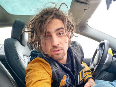 Dantes передал волонтерам свою Tesla 