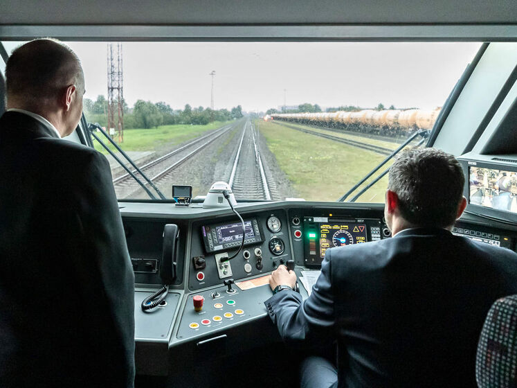 "Литовські залізниці" мають намір спрямувати в Україну тестовий поїзд для вивезення зерна