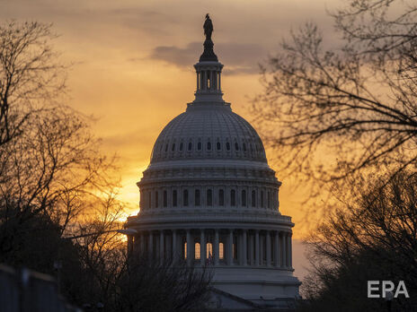 Законопроект о ленд-лизе для Украины должны принять обе палаты Конгресса США и подписать президент. Сенат одобрил его единогласно