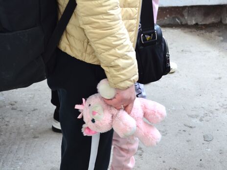Із зон бойових дій евакуювали 12 дітей, їх відправлять на лікування до ЄС – МОЗ України