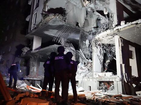 Под завалами жилого дома в Киеве нашли тело погибшего – Кличко