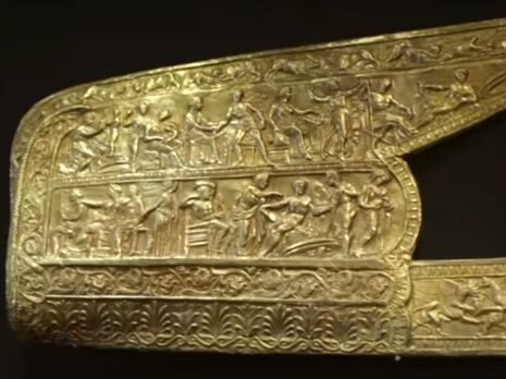 Однією з найцінніших археологічних знахідок, виявлених у Мелітополі, є золота грецько-скіфська карбівка