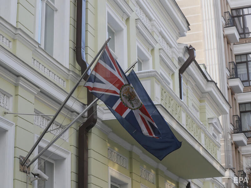 Великобритания вернула свое посольство в Киев