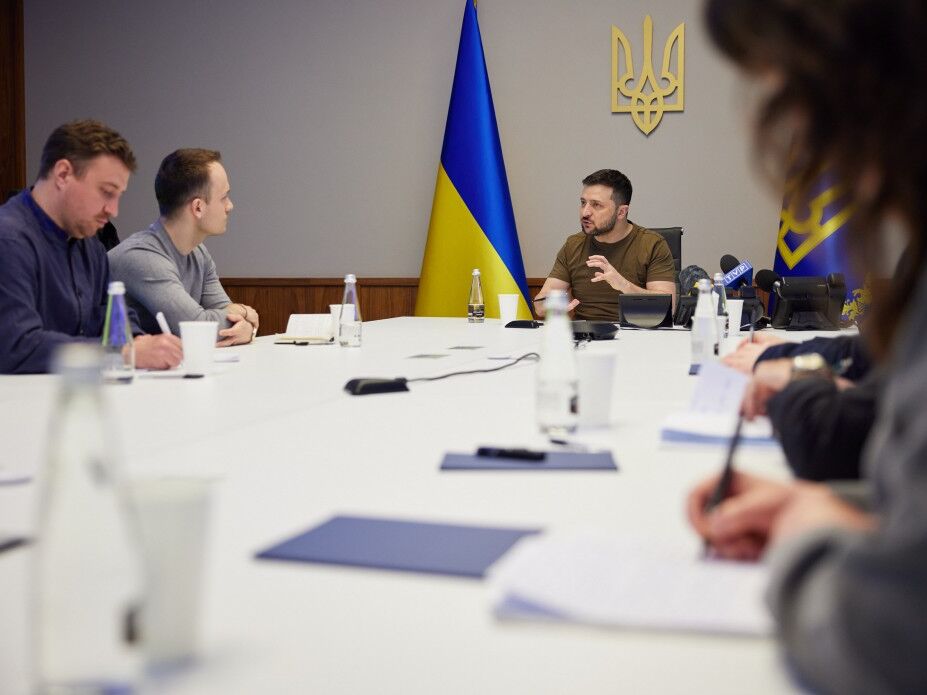 Гарантии безопасности для Украины должны быть предоставлены по формуле “люди – часы” – Зеленский