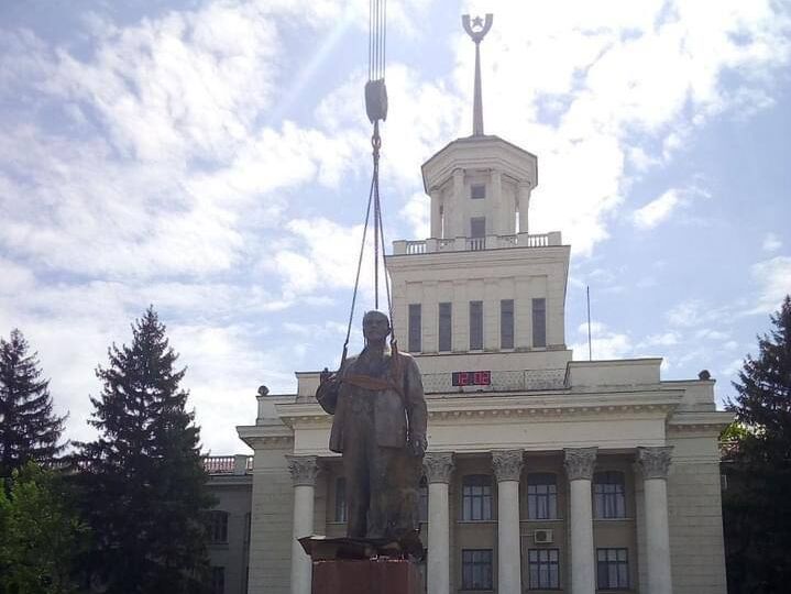 У Новій Каховці окупанти встановили пам'ятник Леніну