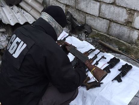 Военная прокуратура и СБУ пресекли незаконный транзит огнестрельного оружия из зоны АТО