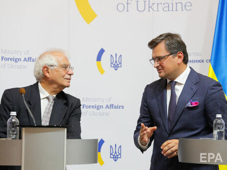 Кулеба обсудил с Боррелем следующий раунд санкций ЕС против РФ и эвакуацию людей из Мариуполя