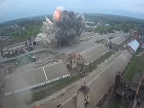 Окупанти завдали ракетного удару по елеватору із зерном у Дніпропетровській області – ОВА. Відео
