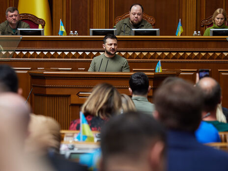 Зеленский обратился к Раде: Сегодня у нас одна партия, одна фракция – Украина