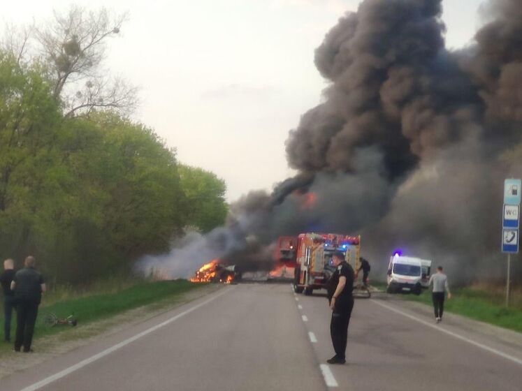В Ровенской области произошло ДТП с участием автобуса и бензовоза, полиция сообщает о 16 погибших