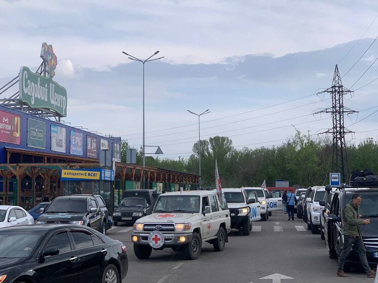 Эвакуированные с "Азовстали" люди прибыли в Запорожье. Фото и видео