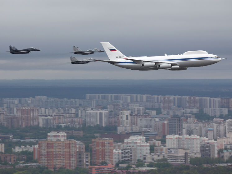 ЗМІ опублікували відео польоту над Москвою Іл-80 – повітряного командного пункту Путіна на випадок ядерної небезпеки