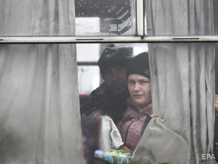 "Із теплого Приазов'я у дупу світу". Окупанти вивезли 300 маріупольців у Владивосток