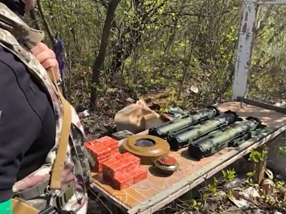 В Харьковской области нашли схрон с оружием и взрывчаткой, диверсанты планировали взорвать инфраструктурный объект – Нацполиция