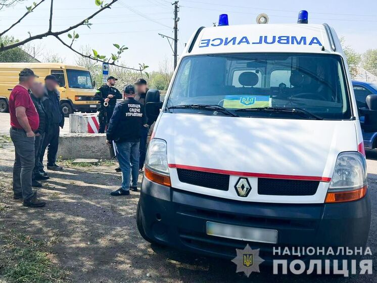 Гендиректор больницы в Черновицкой области использовал для обогащения пять "скорых" из гуманитарной помощи &ndash; ОГП