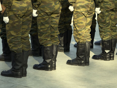 Влада РФ і далі відправляє строковиків на війну в Україні – українська розвідка