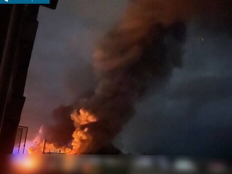 Росія обстріляла Одесу, у місті горить ТРЦ