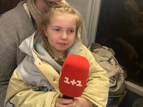 Знайшлися родичі чотирирічної Аліси, маму якої після евакуації з Маріуполя взяли у полон