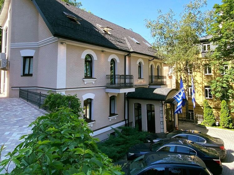 Посольство Греції відновлює роботу в Києві