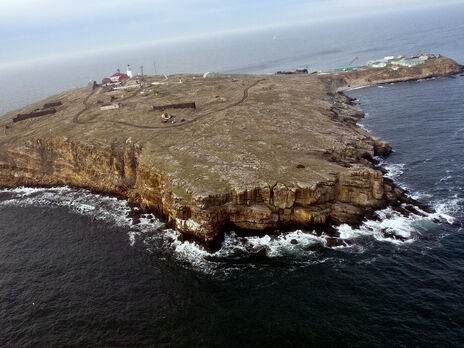 РФ неоднократно пыталась укрепить свой незащищенный гарнизон на острове Змеиный – британская разведка