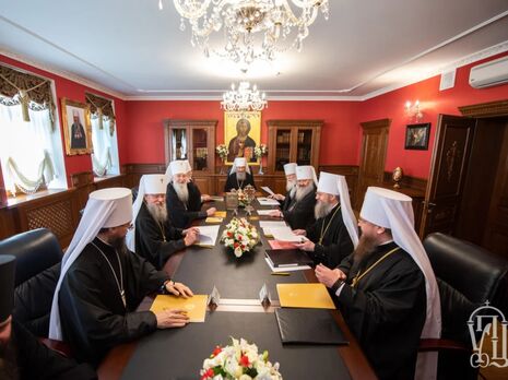 УПЦ Московского патриархата собрала синод и заявила, что Россия вторглась в Украину из-за действий Порошенко и ПЦУ