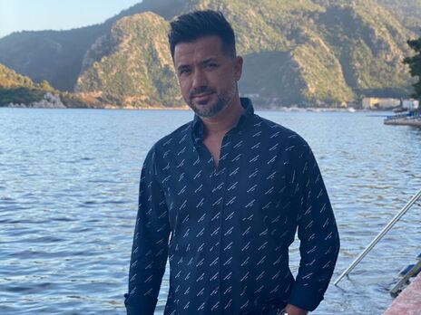 Бывший муж замалчивающей войну Ани Лорак попросил называть его в Турции Муратом из Украины