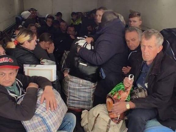 Оккупанты обстреляли из "Градов" автобусы с эвакуированными из Северодонецка и Лисичанска – Луганская ОВА