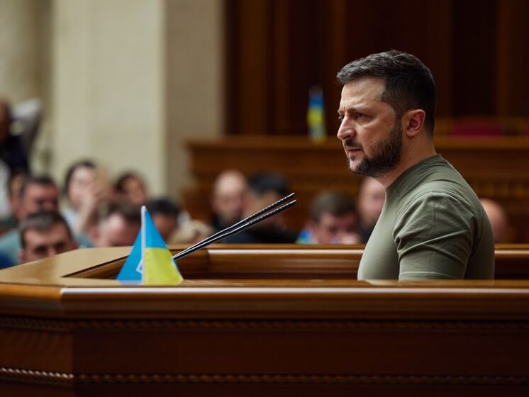 Зеленский предложил продлить военное положение и мобилизацию на 90 суток