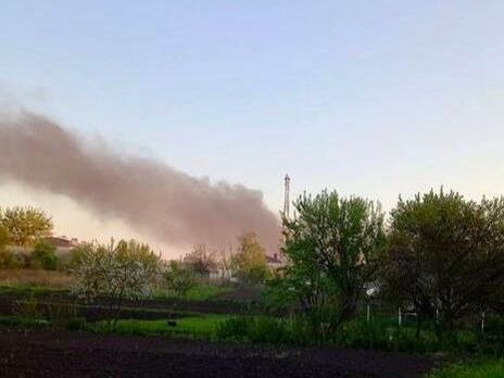 Губернатор Курської області РФ заявив про обстріл спиртзаводу у прикордонному селі. Він говорить, є загиблий