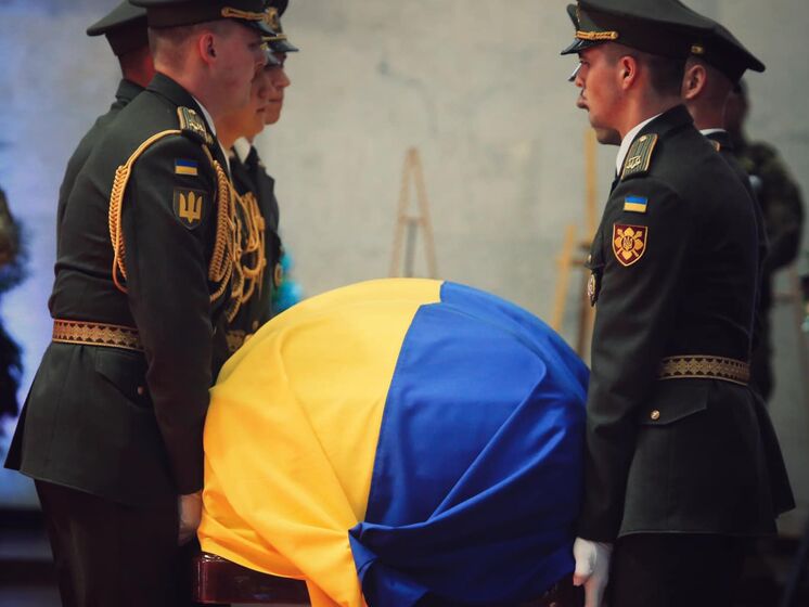 Гордон показав ексклюзивні кадри, зняті на церемонії прощання з першим українським президентом Кравчуком. Відео
