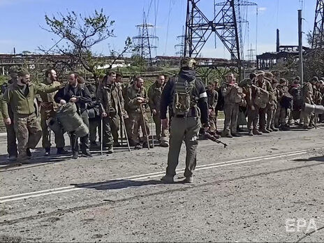 Кількість українських військових, які залишилися на "Азовсталі", невідома, зазначили у британській розвідці