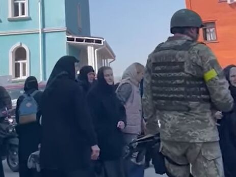 Окупанти атакували храм у Донецькій області, де ховалися ченці й церковнослужителі