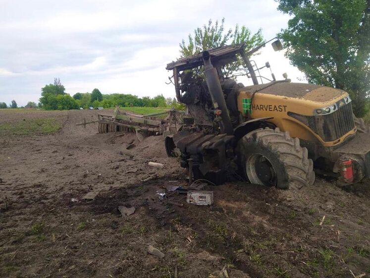 В Киевской области на противотанковой мине подорвался тракторист. Рядом нашли еще девять мин – полиция
