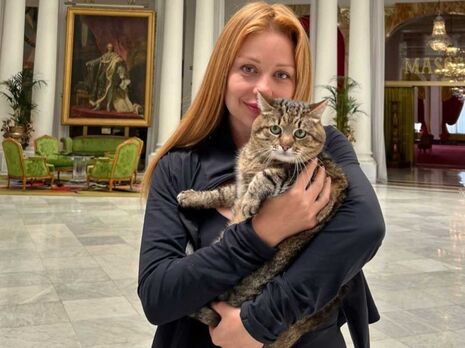Український кіт-блогер Степан і Тіна Кароль зустрілися в Каннах. Фото