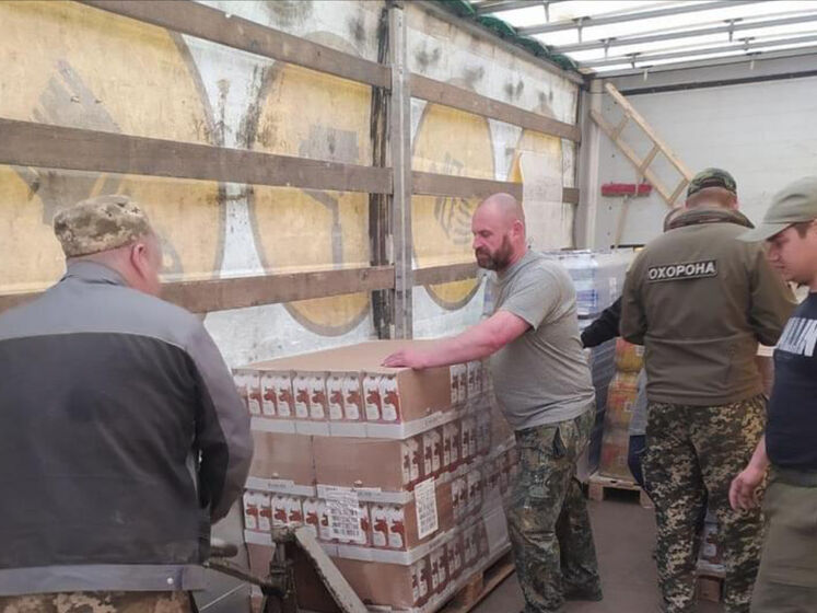 Киев оказал гуманитарную помощь зоне отчуждения: 18 тонн продуктов питания, воду и электрогенераторы – Кличко