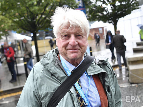 Батько прем'єра Великобританії набув громадянства Франції, щоб 