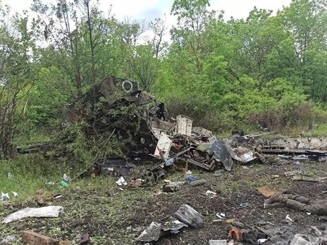 Українські військові знищили дві бойові машини й 14 окупантів