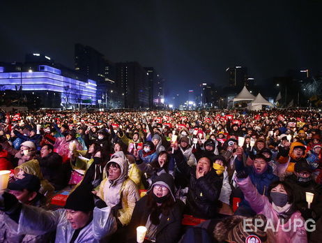 В Южной Корее люди пятые выходные подряд выходят на массовые протесты против президента. Фоторепортаж
