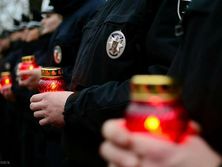 Сотрудники всех управлений патрульной полиции Украины почтили память погибших при Голодоморе. Фоторепортаж