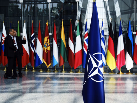 39% украинцев настаивают на том, что обеспечить безопасность Украины может только вступление в НАТО