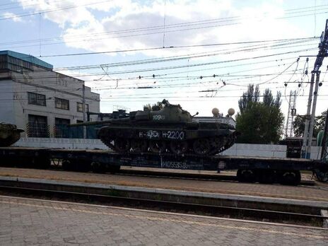 Эшелон устаревших танков Т-62, который оккупанты сняли с консервации, прибыл в Мелитополь – Запорожская ОВА
