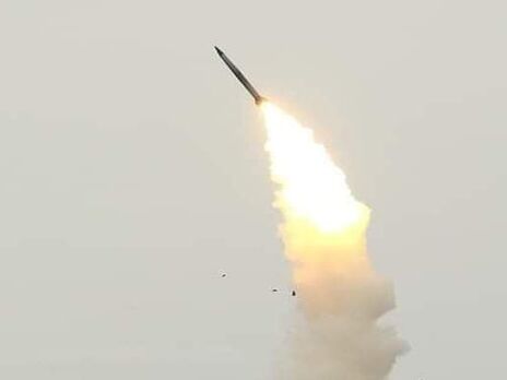 Cилы ПВО ВСУ сбили вражескую ракету над Сумами в полдень 26 мая, отметил Живицкий