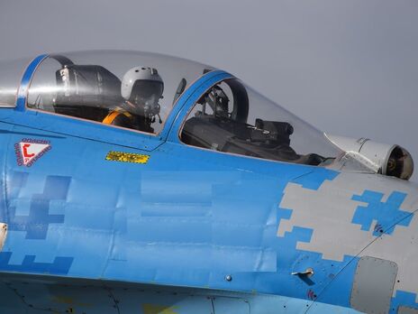 Літак-винищувач ПС ЗСУ успішно відпрацював ворожу ціль у небі над Чернівецькою областю, зазначив голова ОВА 