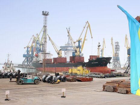 До оккупации на территории порта Мариуполя находилось до 200 тыс. тонн металла и чугуна