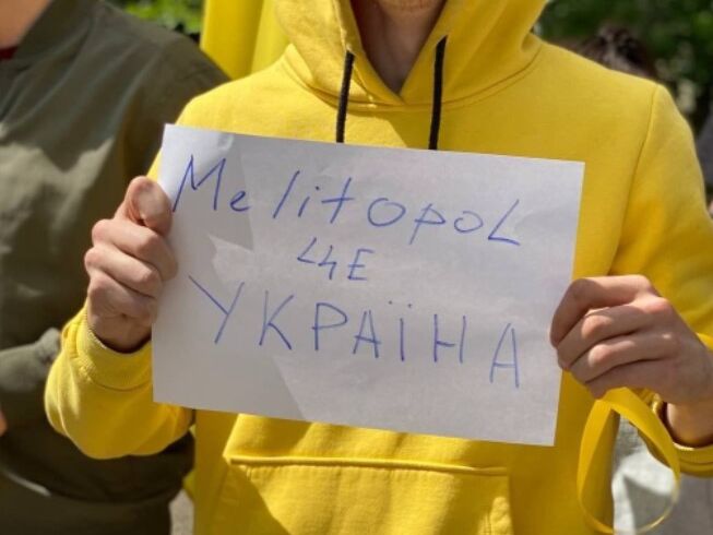 В окупованому Мелітополі провели проукраїнську акцію "Жовта стрічка". Фото, відео