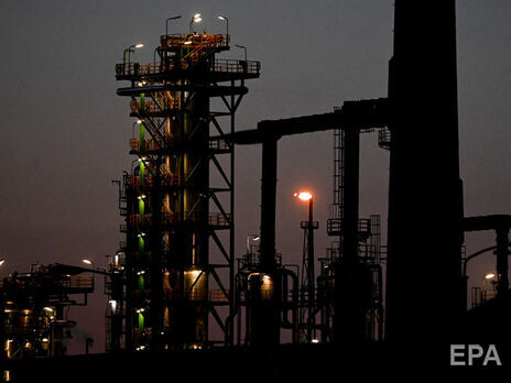 ЄС погодив ембарго на російську нафту, за винятком постачань трубопроводами – Reuters