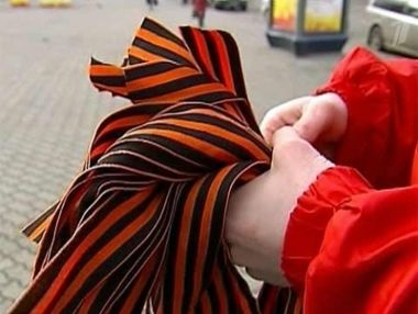 Власти Бреста призвали убрать георгиевские ленты из маршруток