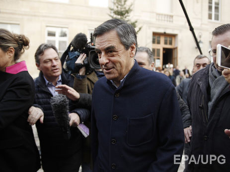 На праймериз правоцентристов во Франции лидирует Фийон