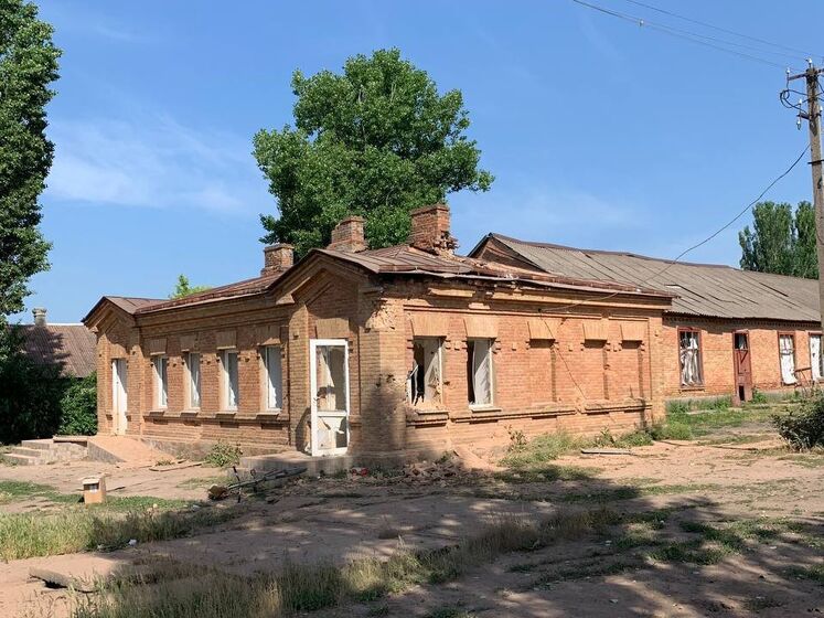 Российские оккупанты уничтожают Камышеваху, превратили в руины школу со столетней историей – Запорожская ОВА